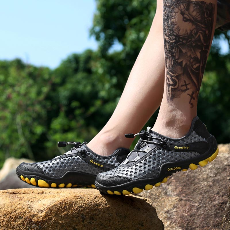 Zapatillas deportivas de monta - Model Kit Online Store reseña y precio